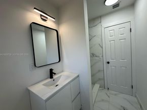 860 NW 171st St, Miami Gardens FL 33169