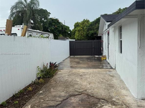 25425 SW 126th Ct, Homestead FL 33032
