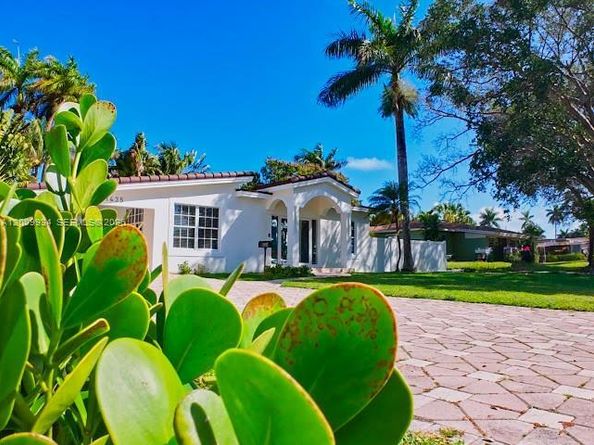 1435 Grant St, Hollywood FL 33020