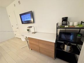 2602 E Hallandale Beach Blvd R403, Hallandale Beach FL 33009