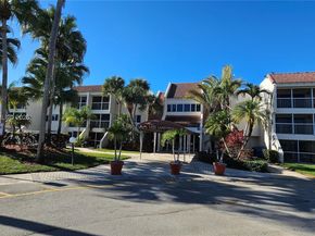 120 Lakeview Dr 113, Weston FL 33326