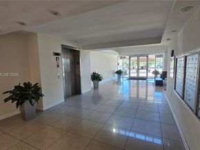 120 Lakeview Dr 113, Weston FL 33326