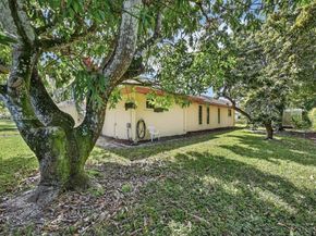 8261 SW 186th St, Cutler Bay FL 33157