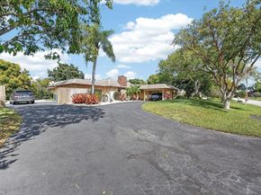 8261 SW 186th St, Cutler Bay FL 33157