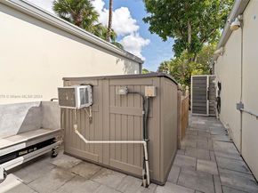 6616 E Miami Lakes Dr E, Miami Lakes FL 33014