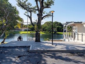 6616 E Miami Lakes Dr E, Miami Lakes FL 33014