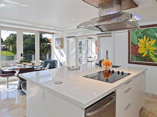 6616 E Miami Lakes Dr E, Miami Lakes FL 33014