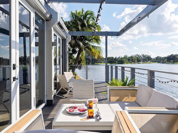 6616 E Miami Lakes Dr E, Miami Lakes FL 33014