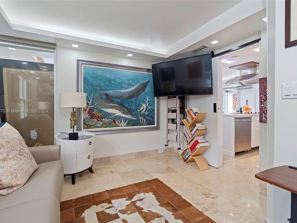 6616 E Miami Lakes Dr E, Miami Lakes FL 33014