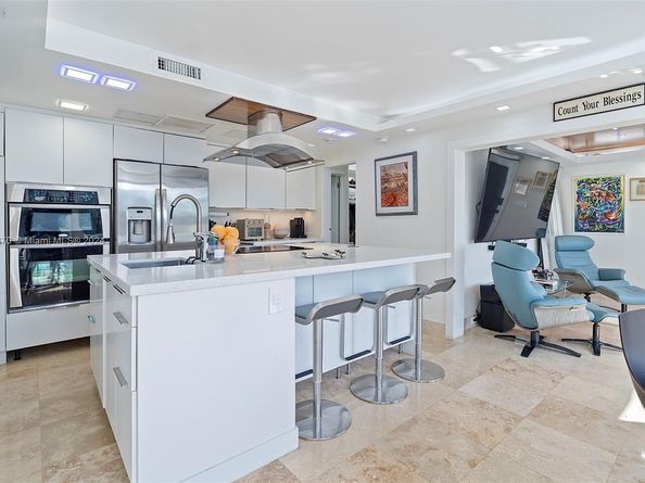 6616 E Miami Lakes Dr E, Miami Lakes FL 33014