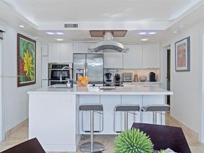 6616 E Miami Lakes Dr E, Miami Lakes FL 33014
