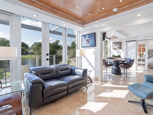 6616 E Miami Lakes Dr E, Miami Lakes FL 33014
