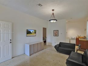 65 NE 152nd St, Miami FL 33162