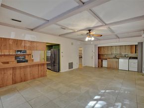 65 NE 152nd St, Miami FL 33162