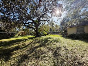 65 NE 152nd St, Miami FL 33162