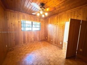 65 NE 152nd St, Miami FL 33162