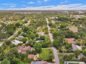 65 NE 152nd St, Miami FL 33162