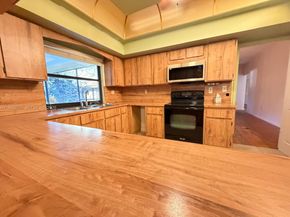 65 NE 152nd St, Miami FL 33162