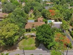 65 NE 152nd St, Miami FL 33162