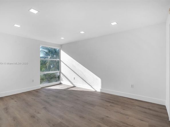 17560 Atlantic Blvd 409, Sunny Isles Beach FL 33160