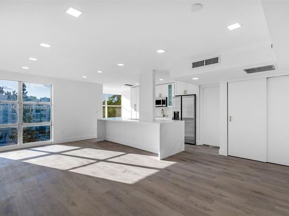 17560 Atlantic Blvd 409, Sunny Isles Beach FL 33160