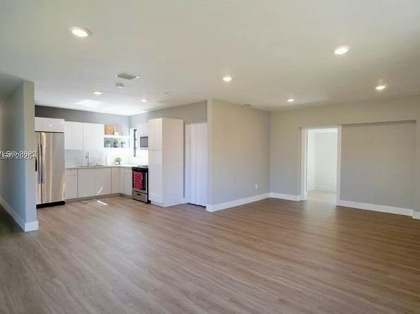 1320 NW 179th St, Miami Gardens FL 33169