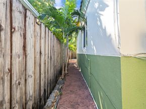 1428 SW 20th St, Miami FL 33145