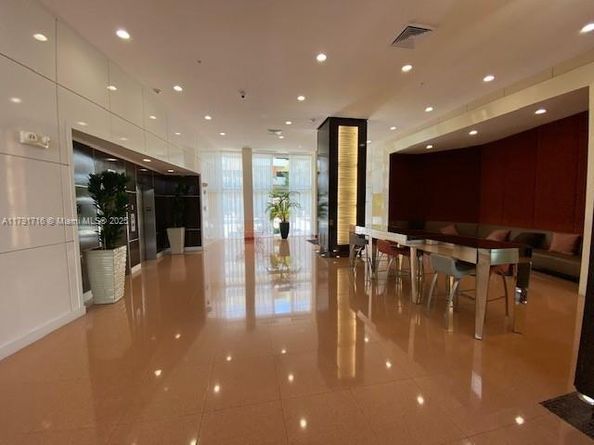 2775 NE 187th St 311, Aventura FL 33180