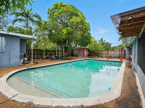 3633 SW 17th St, Fort Lauderdale FL 33312