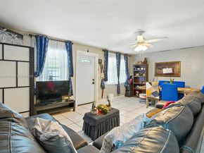 3633 SW 17th St, Fort Lauderdale FL 33312