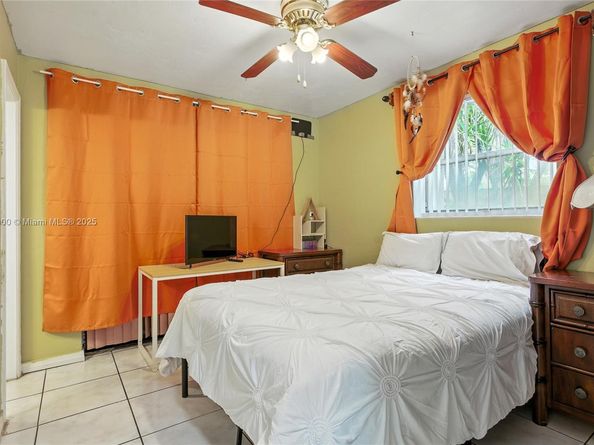 3633 SW 17th St, Fort Lauderdale FL 33312