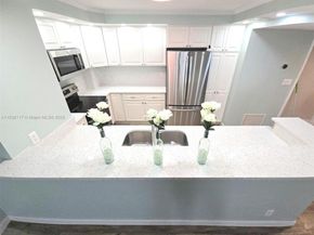1147 Hillsboro Mile 605, Hillsboro Beach FL 33062