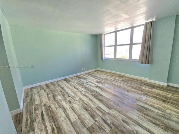1147 Hillsboro Mile 605, Hillsboro Beach FL 33062
