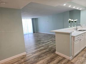 1147 Hillsboro Mile 605, Hillsboro Beach FL 33062