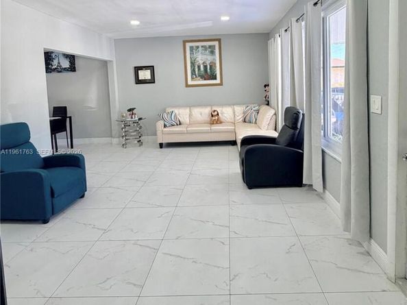 598 E 41st St, Hialeah FL 33013