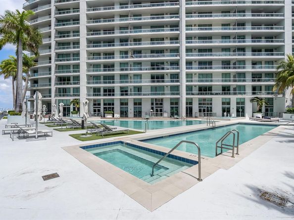 90 SW 3rd St 2513, Miami FL 33130