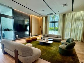 90 SW 3rd St 2513, Miami FL 33130