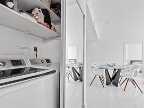 90 SW 3rd St 2513, Miami FL 33130
