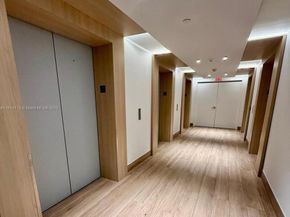90 SW 3rd St 2513, Miami FL 33130