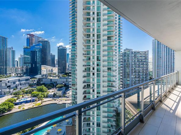 90 SW 3rd St 2513, Miami FL 33130