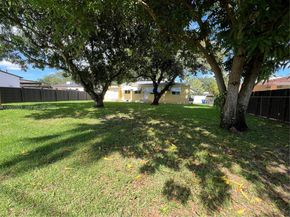 432 Palmetto Dr, Miami Springs FL 33166