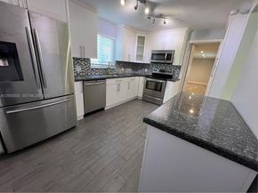 432 Palmetto Dr, Miami Springs FL 33166