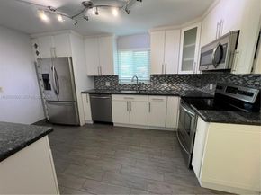432 Palmetto Dr, Miami Springs FL 33166