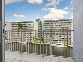 2475 NW 16th St Rd 616, Miami FL 33125