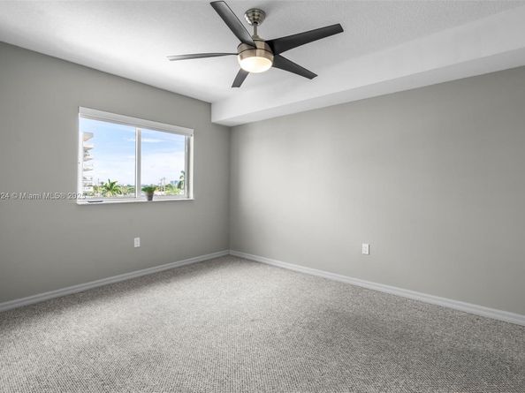 2475 NW 16th St Rd 616, Miami FL 33125