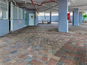 2475 NW 16th St Rd 616, Miami FL 33125