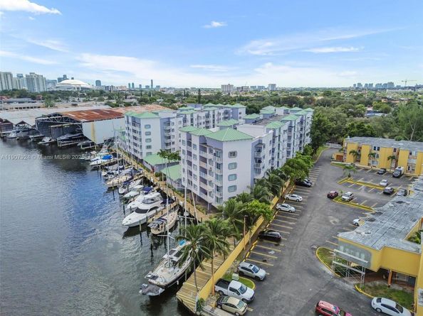 2475 NW 16th St Rd 616, Miami FL 33125