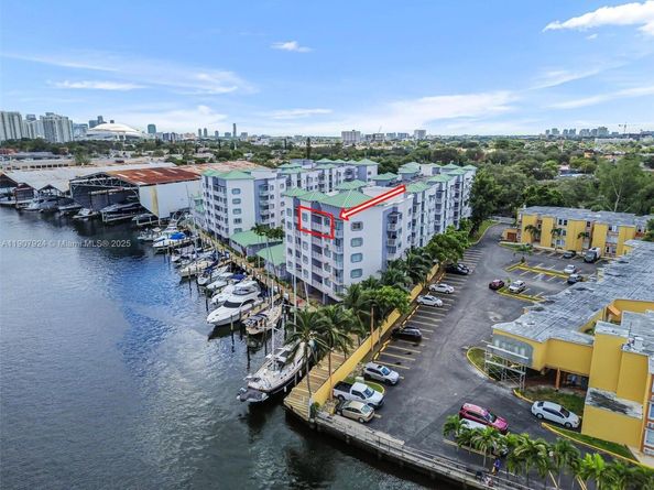 2475 NW 16th St Rd 616, Miami FL 33125