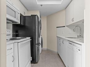 2475 NW 16th St Rd 616, Miami FL 33125