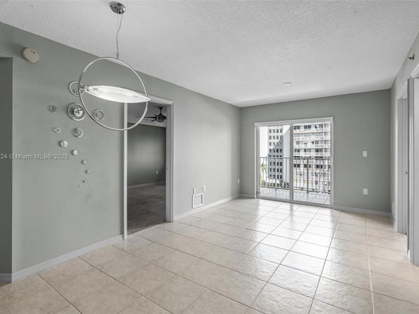 2475 NW 16th St Rd 616, Miami FL 33125